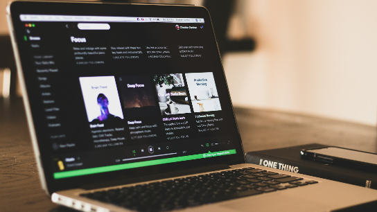 Pub sur Spotify : quels formats privilégier pour maximiser l’engagement ?