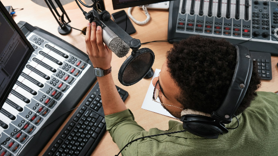 Publicité radio locale : combien ça coûte et comment bien investir ?